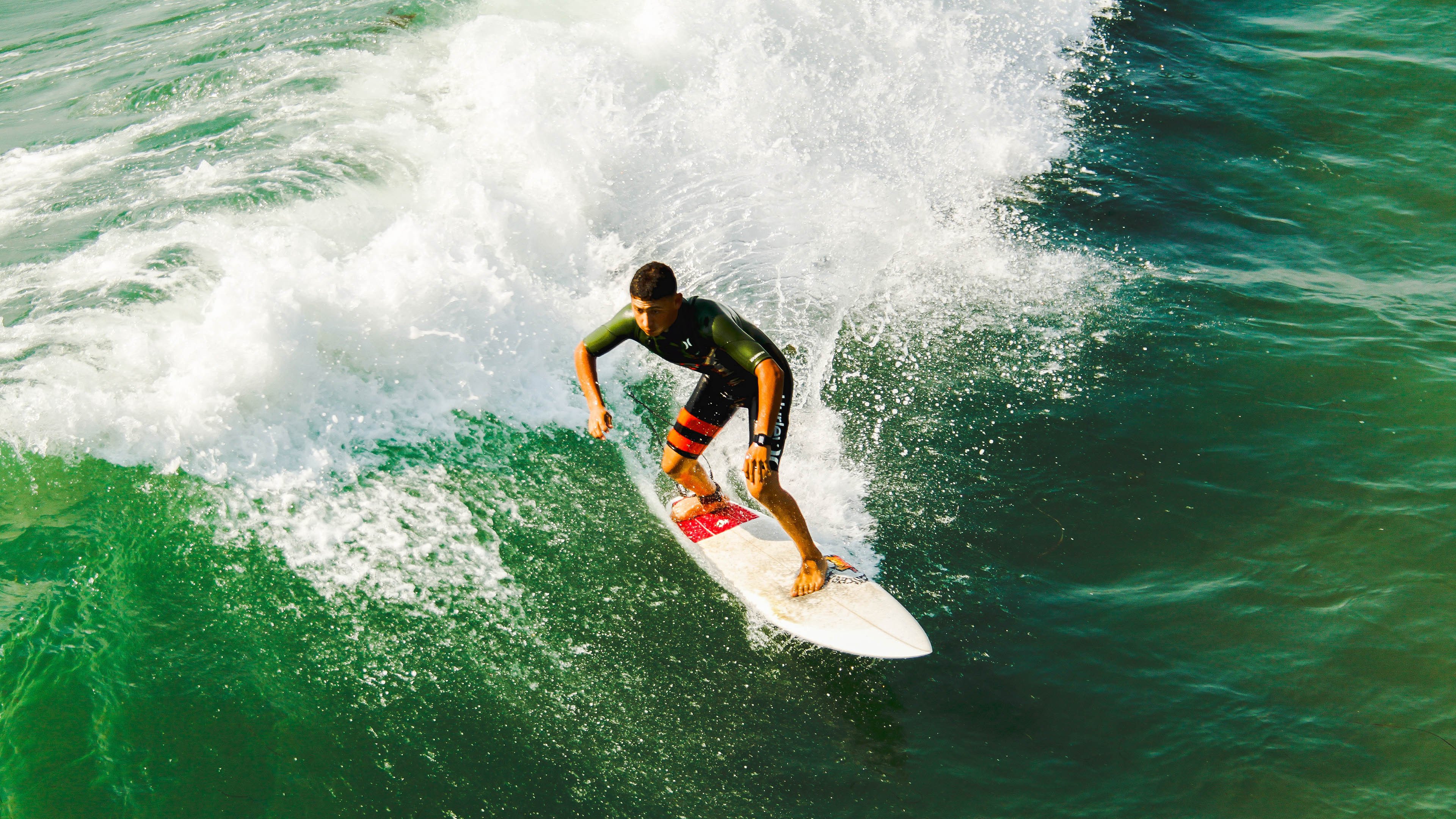 开云体育客服-西甲冲突升级!裁判判罚引发争议,西甲规则